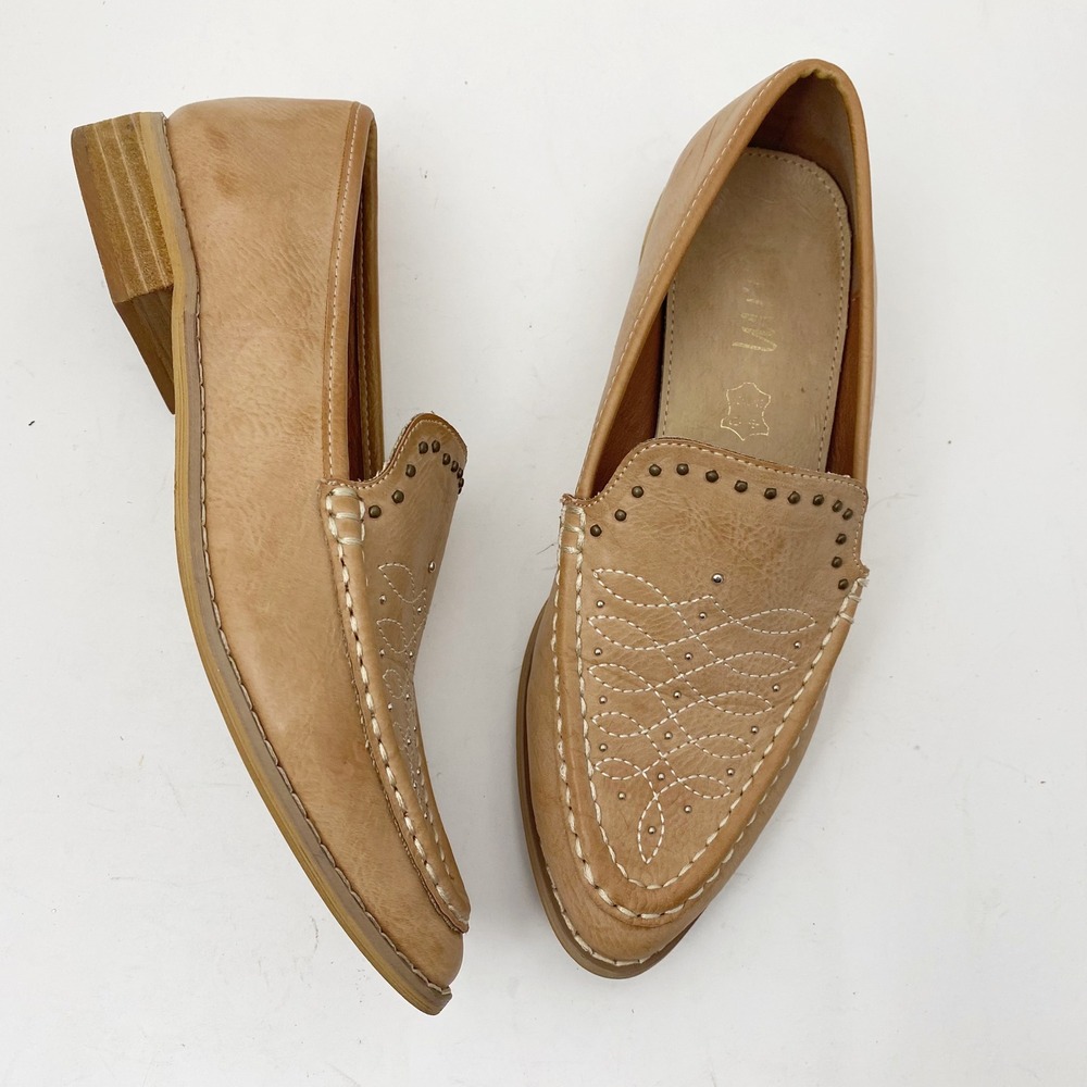 Mi.iM Studded Western Embroidered Leather Loafer Flat Womens 6.5 Pointed Toe